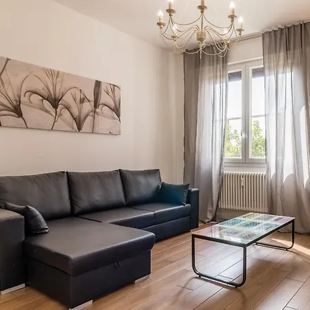 Apartment Color Notes Close To @treviso Train Station *