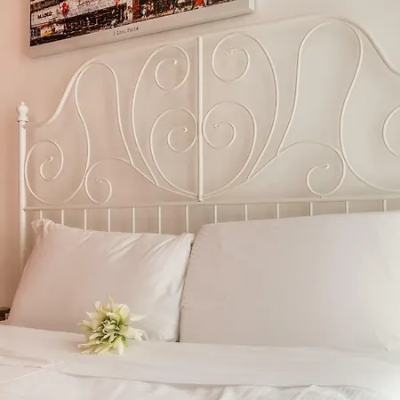 Apartment Color Notes Close To @treviso Train Station Treviso