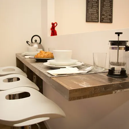 Color Notes Close To @treviso Train Station Apartment *