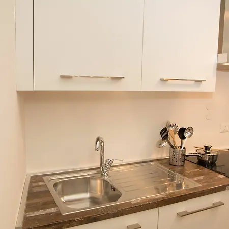 Apartment Color Notes Close To @treviso Train Station *