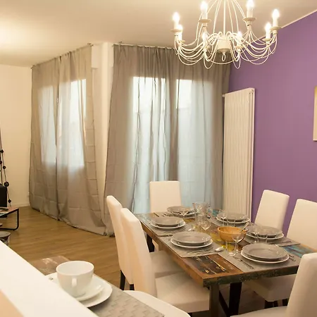 Apartment Color Notes Close To @treviso Train Station *