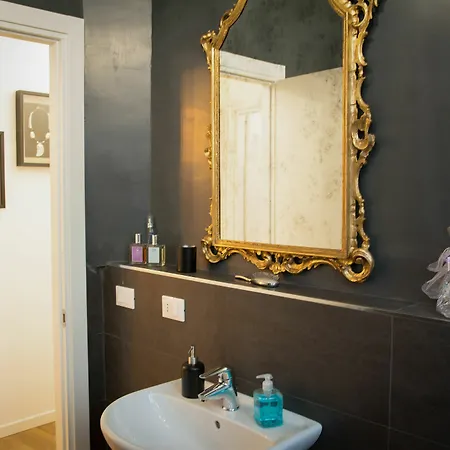 Color Notes Close To @treviso Train Station Apartment *