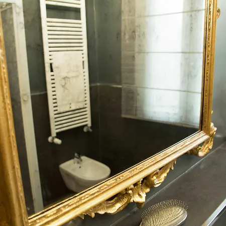 Apartment Color Notes Close To @treviso Train Station Treviso