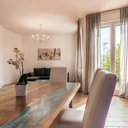 Color Notes Close To @treviso Train Station Апартаменты